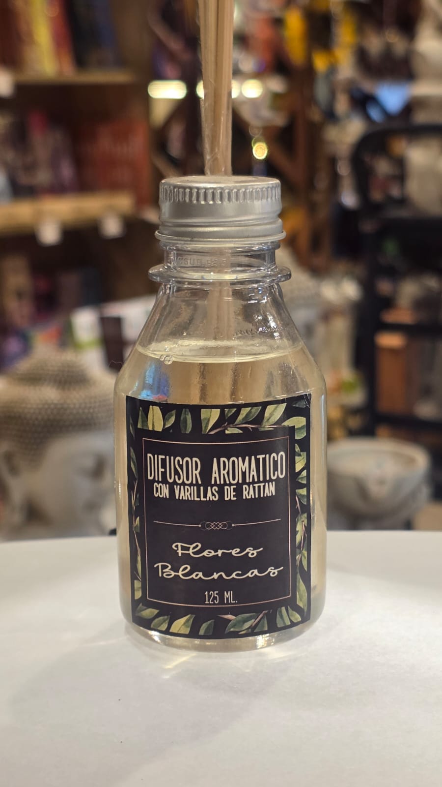 Difusor Aromático con Varillas de Rattan - Flores Blancas - 2