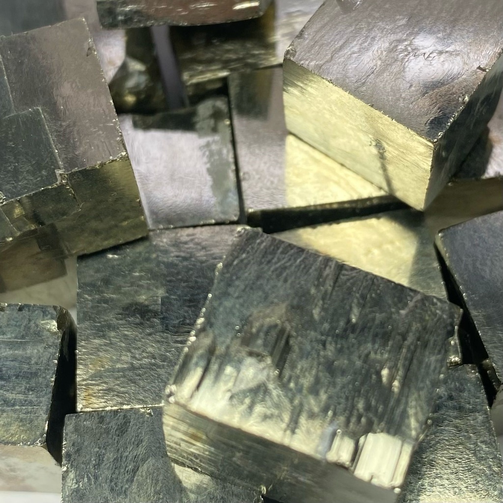 Piedra Gema Pirita Cúbica Extra Calidad N2 Bruto - 2