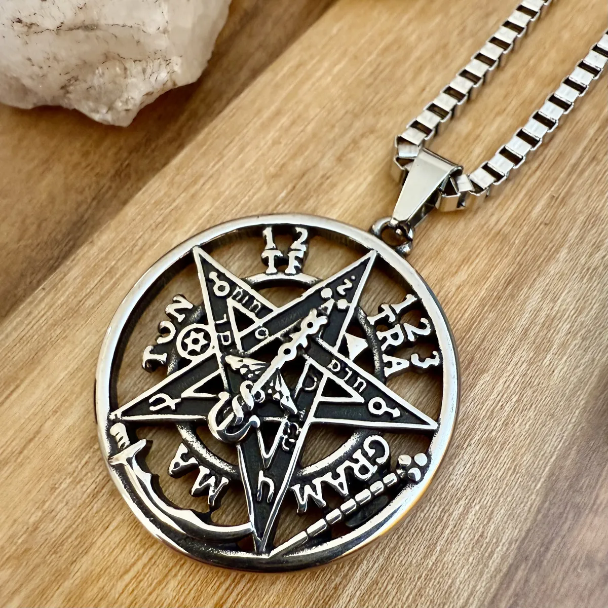 Dije Tetragramaton Calado Cadena De 50cm Acero Quirúrgico Plateado - 3